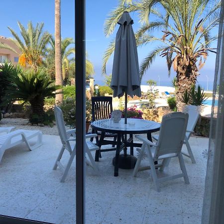 Kings Palace - Fabulous Pool-Side 2 Bed Apartment 파포스 외부 사진