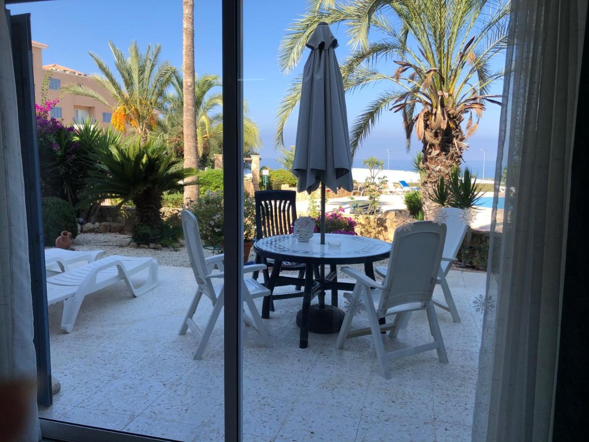 Kings Palace - Fabulous Pool-Side 2 Bed Apartment 파포스 외부 사진